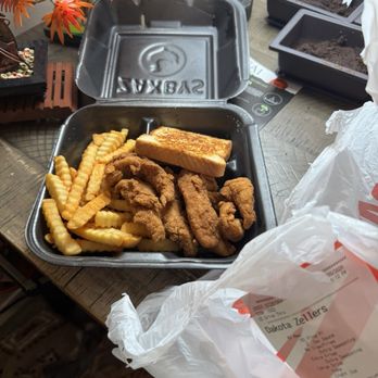 Zaxbys - 6 Chicken Finger Plate - 6 Fingerz - Fast Food Near Me - Pensacola, Florida Zaxbys - 6 Chicken Finger Plate - 6 Fingerz - Fast Food Near Me - Pensacola, Florida