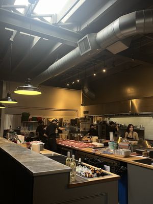 OUTSIDER BBQ & BEER GARDEN by null