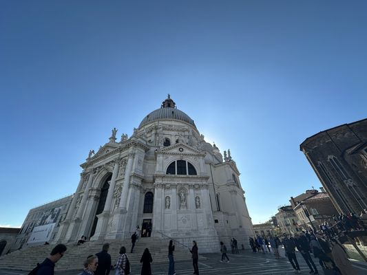 Basilica Santa Maria della Salute by null