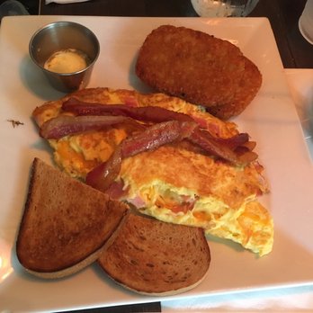 The Committed Pig - Breakfast omelette - American Near Me - Summit, New Jersey