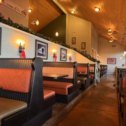 Oregon Garden Resort - Part of dining area