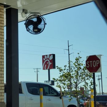 Chick-fil-A - ows a car at a gas station - Salad Near Me - Oklahoma City, Oklahoma