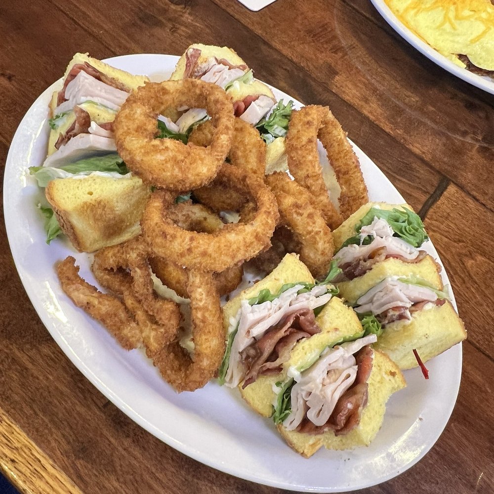 Broadway Grill & Pizzeria - Turkey club with no tomato and extra crispy onion rings. Hard to mess up a turkey club and they made exactly what o expected to come up. - Breakfast & Brunch Near Me - Everett, Washington