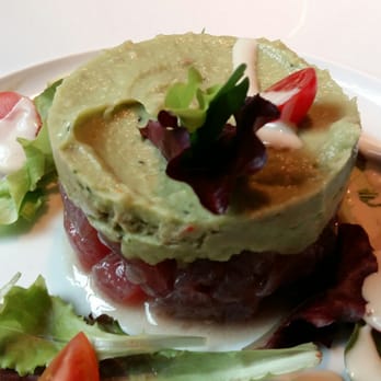 Goldener Adler - Thunfisch mit Avocadocreme - Swabian Near Me - Stuttgart, BW Goldener Adler - Thunfisch mit Avocadocreme - Swabian Near Me - Stuttgart, BW