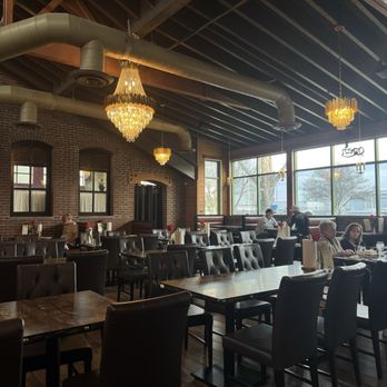 Amelies - dining area - Seafood Near Me - Boise, Idaho