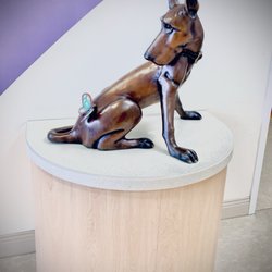 Renown Children's Emergency Room - Cool dog statue by the Children's Emergency side