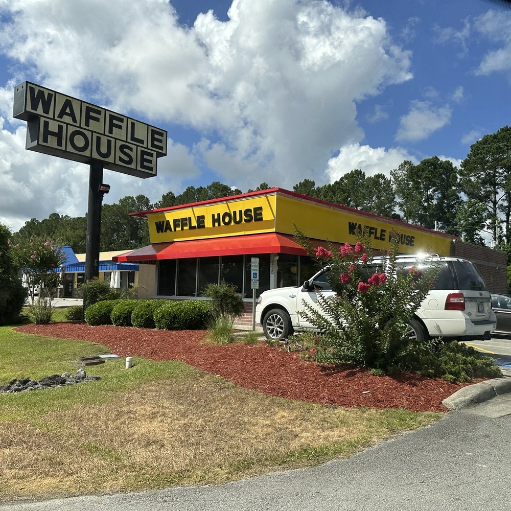 Waffle House - Driving up to Waffle House!! - Breakfast & Brunch Near Me - Havelock, North Carolina