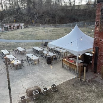 Dew Point Brewing Company - Breweries Near Me - Yorklyn, Delaware