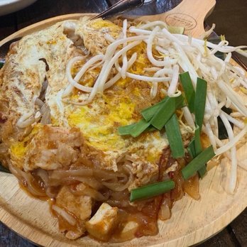 Kin Thai Street Eatery - pad thai - Thai Near Me - Sacramento, California Kin Thai Street Eatery - pad thai - Thai Near Me - Sacramento, California
