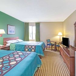 Super 8 by Wyndham Dawsonville - 2 Queen Bed Room