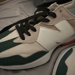 Journeys - Shoes came in damage and used