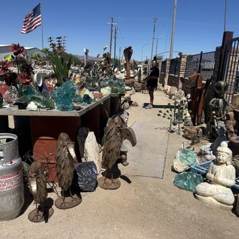 T Rocks - Cool sculptures - Arts & Crafts Near Me - Quartzsite, Arizona T Rocks - Cool sculptures - Arts & Crafts Near Me - Quartzsite, Arizona