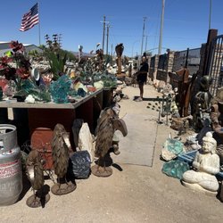 T Rocks - Cool sculptures