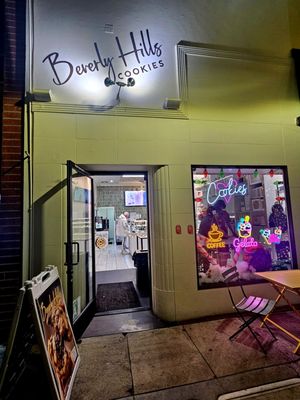 Beverly Hills Cookies by null