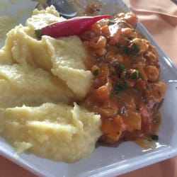 Moqueca Restaurante - Pescada com molho de camarão, acompanha purê e arroz branco pra duas pessoas