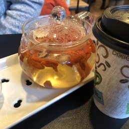 Date, Longan and Gojiberry Tea - really good! And bubble milk tea in the to-go cup Date, Longan and Gojiberry Tea - really good! And bubble milk tea in the to-go cup