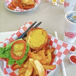 fudd 66 meal came with cheese and green chili and spicy wedge fries.