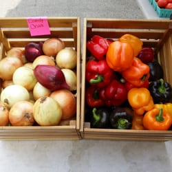 Riverside Farmers Market - Amish Farmer's