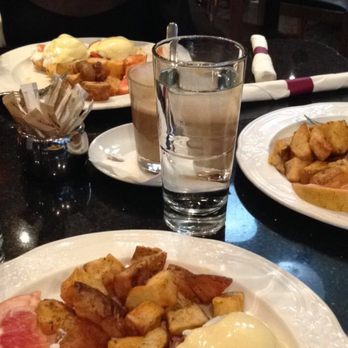 Bellagio Cafe - Eggs Benedict - Italian Near Me - Vancouver, British Columbia