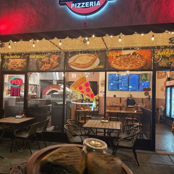 Brick Oven Pizzeria - Pizza Near Me - Glendale, California