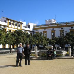 Patio de los Naranjos - Con mis padres en el patio de los Naranjos