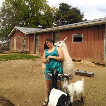 Summerfield Zoo - Zoos Near Me - Belvidere, Illinois