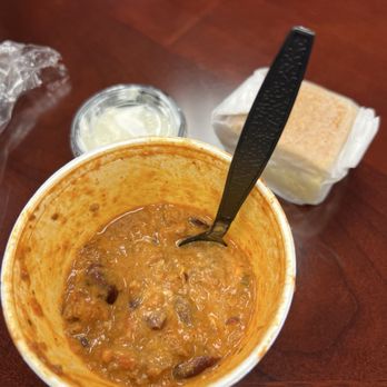 No Frill Bar and Grill - Chili to go with cornbread and sour cream on the side. - American Near Me - Norfolk, Virginia No Frill Bar and Grill - Chili to go with cornbread and sour cream on the side. - American Near Me - Norfolk, Virginia