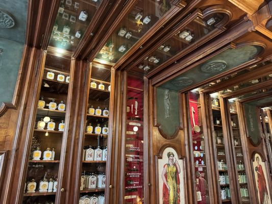 Officine Universelle Buly 1803 by null