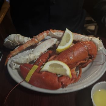 2 Forks Up - Lobster and Crab Combo - American Near Me - Getzville, New York 2 Forks Up - Lobster and Crab Combo - American Near Me - Getzville, New York