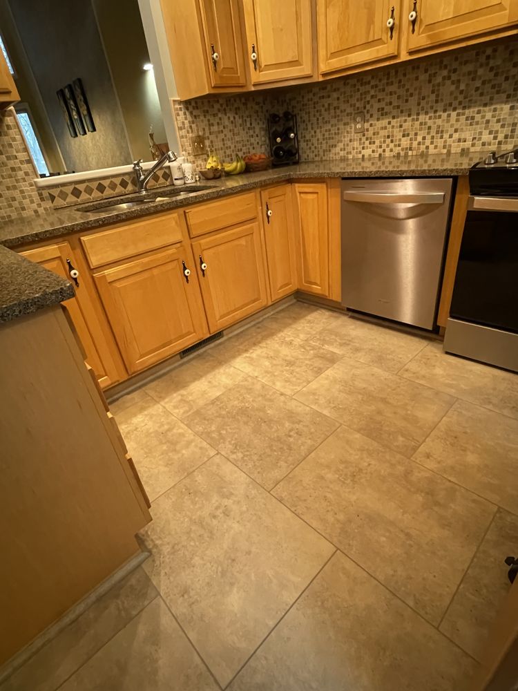 ABBEY CARPET OF ADRIAN Updated September 2024 13 Photos 3292 N Adrian Hwy, Adrian