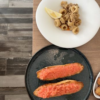 El Cielo - Bruschetta and calamari - Tapas Bars Near Me - Honolulu, Hawaii
