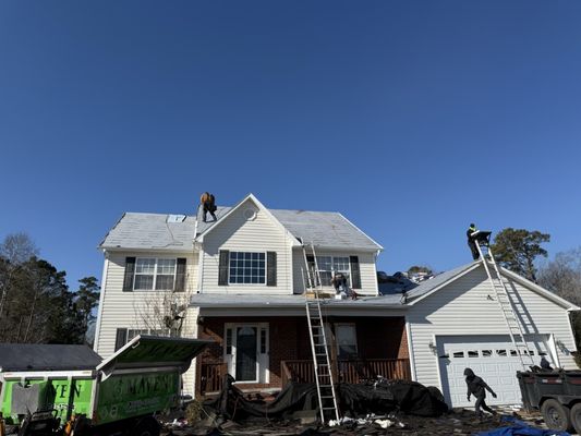 Maven Roofing by null