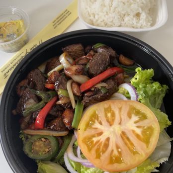 Mai's Restaurant - Garlic beef w/ steamed rice - Vietnamese Near Me - Houston, Texas Mai's Restaurant - Garlic beef w/ steamed rice - Vietnamese Near Me - Houston, Texas