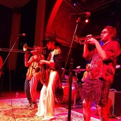 OuterEdge Stage - Porky's Groove Machine