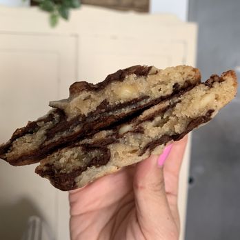 maman - Nutty chocolate chip cookie - raw inside - Bakeries Near Me - Brooklyn, New York maman - Nutty chocolate chip cookie - raw inside - Bakeries Near Me - Brooklyn, New York