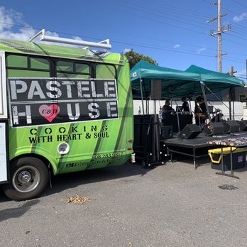 Maui Sunday Market - Pastels House & DJ tent - Flea Markets Near Me - Kahului, Hawaii