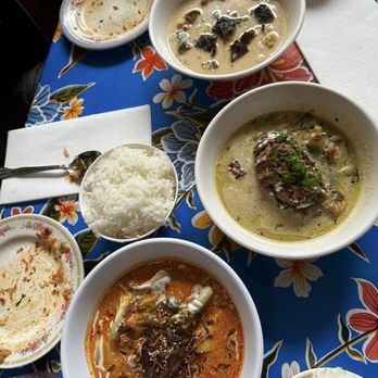Eem - White Curry with Brisket Burnt Ends, green curry with crispy pulled pork, and Red Curry with Roasted Vegetables - Cocktail Bars Near Me - Portland, Oregon Eem - White Curry with Brisket Burnt Ends, green curry with crispy pulled pork, and Red Curry with Roasted Vegetables - Cocktail Bars Near Me - Portland, Oregon