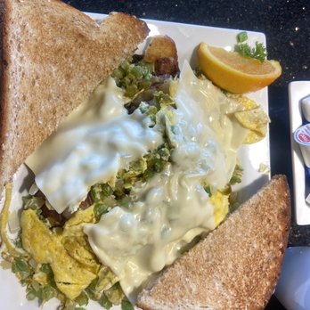 Keke's Breakfast Cafe - Scrambler bowl with onions, green pepper, jalapeños - American Near Me - Tampa, Florida Keke's Breakfast Cafe - Scrambler bowl with onions, green pepper, jalapeños - American Near Me - Tampa, Florida