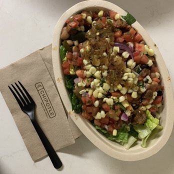 Chipotle Mexican Grill - Salad without rice - Mexican Near Me - Brooklyn, New York