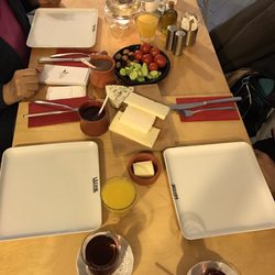 Leone Patisserie