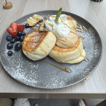 Hanabusa Cafe - Earl Grey & Sea Salt Caramel Pancake - Pancakes Near Me - Chicago, Illinois