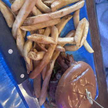 Crewitts Creek Kitchen & Bar - Burger and fries - Bars Near Me - Independence, Kentucky Crewitts Creek Kitchen & Bar - Burger and fries - Bars Near Me - Independence, Kentucky