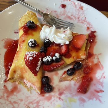 Mimi's Cafe - Mixed berry crepe - American Near Me - San Diego, California Mimi's Cafe - Mixed berry crepe - American Near Me - San Diego, California