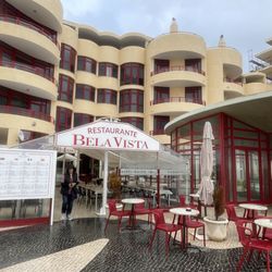 Restaurante Bela Vista - The outside of the restaurant was inviting, although there weren't many people, with wonderful view of the ocean.