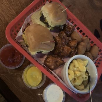 Scores - Sliders, Mac, bbq wings, mini corn dog - Sports Bars Near Me - New Braunfels, Texas Scores - Sliders, Mac, bbq wings, mini corn dog - Sports Bars Near Me - New Braunfels, Texas