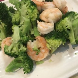 Shrimp and broccoli from the steamed diet menu. Fresh and good!