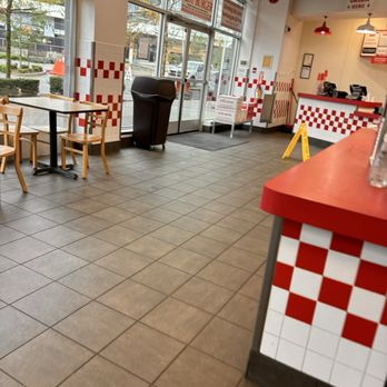 Five Guys - Fast Food Near Me - West Vancouver, British Columbia