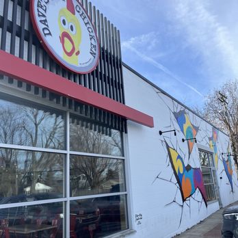 Dave's Hot Chicken - the front of the restaurant - Halal Near Me - Tonawanda, New York