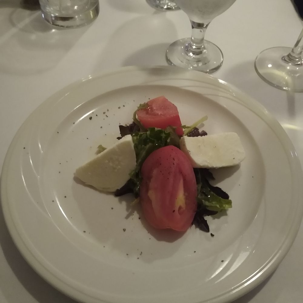 Bella Sera Ristorante - Starter- tomatoes, fresh mozzarella with arugula and balsamic drizzle - Italian Near Me - Fairfield, Connecticut