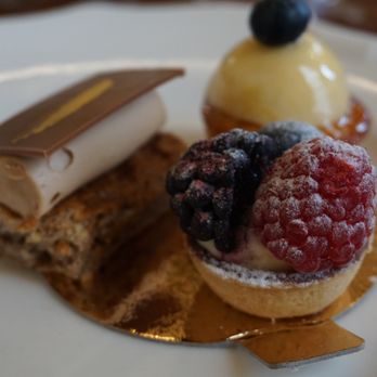 Café Central - Trio de petits, very cute and tasty - Cafes Near Me - Vienna, 9